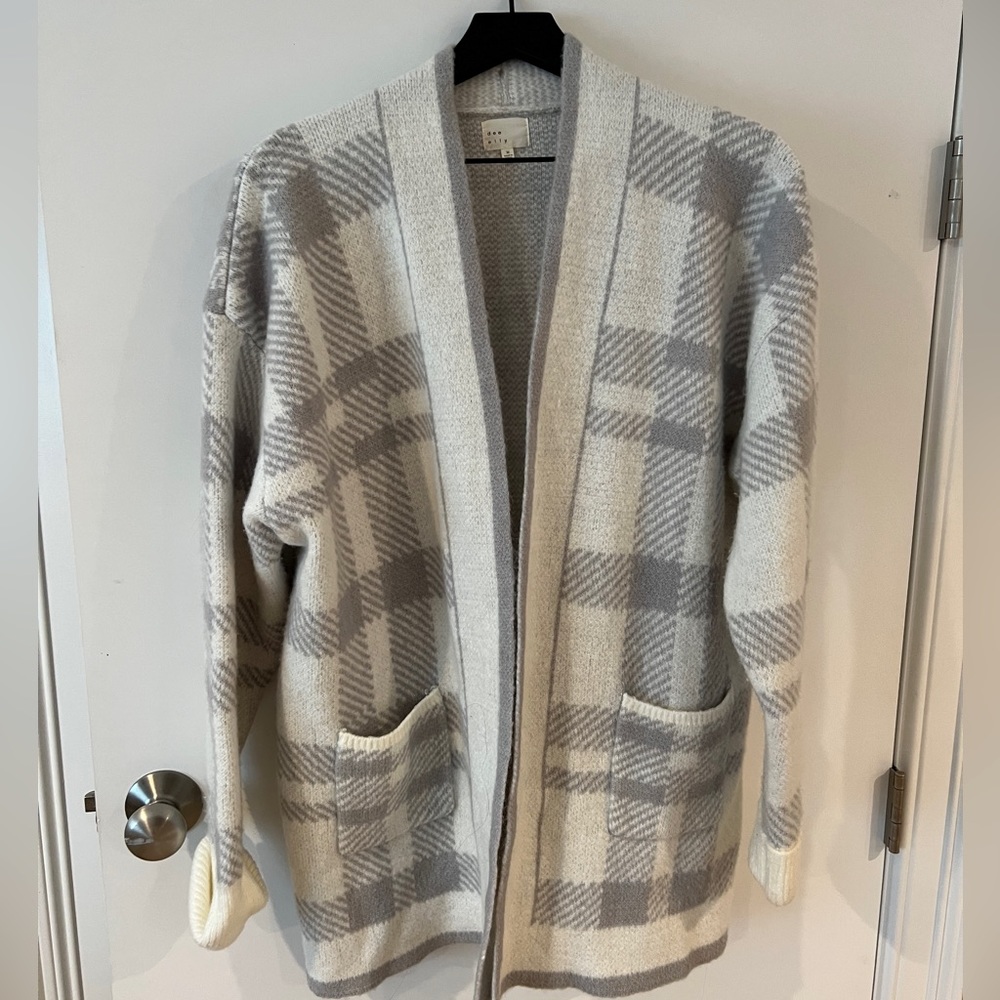 Cardigan with pockets